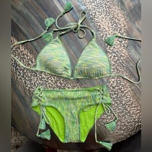 Becca triangle top size D bikini Emily side tie hipster size small *green*